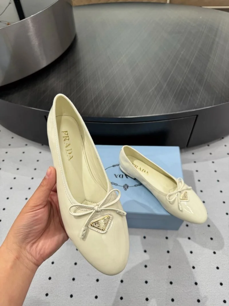 Prada Low Shoes Vibrant 35093