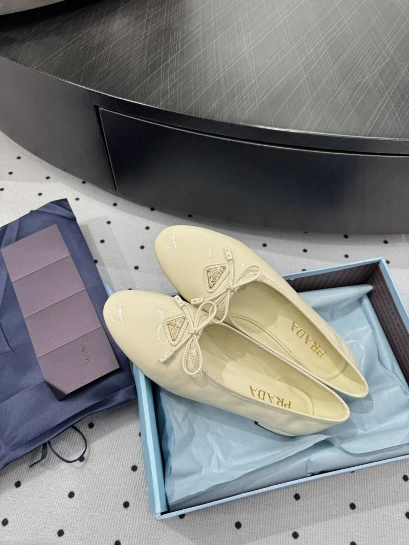 Prada Low Shoes Vibrant 35093