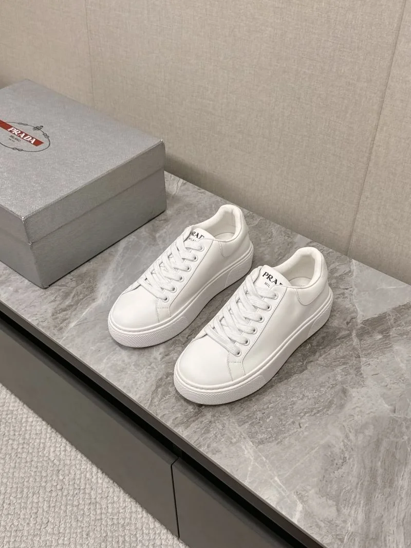 Attractive Prada Low Shoes 35088