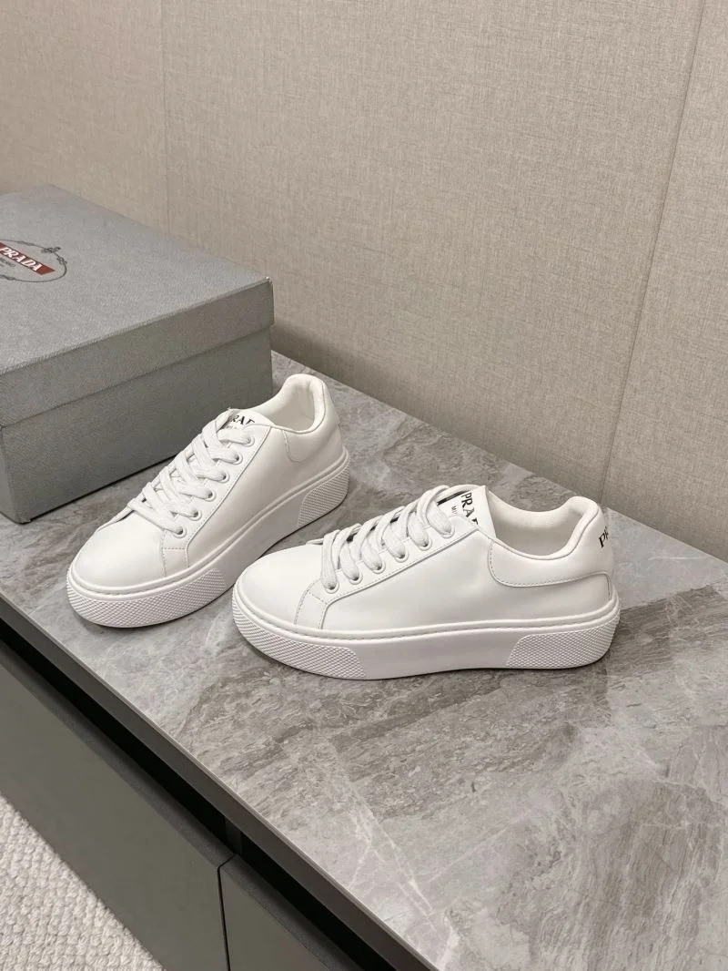 Attractive Prada Low Shoes 35088