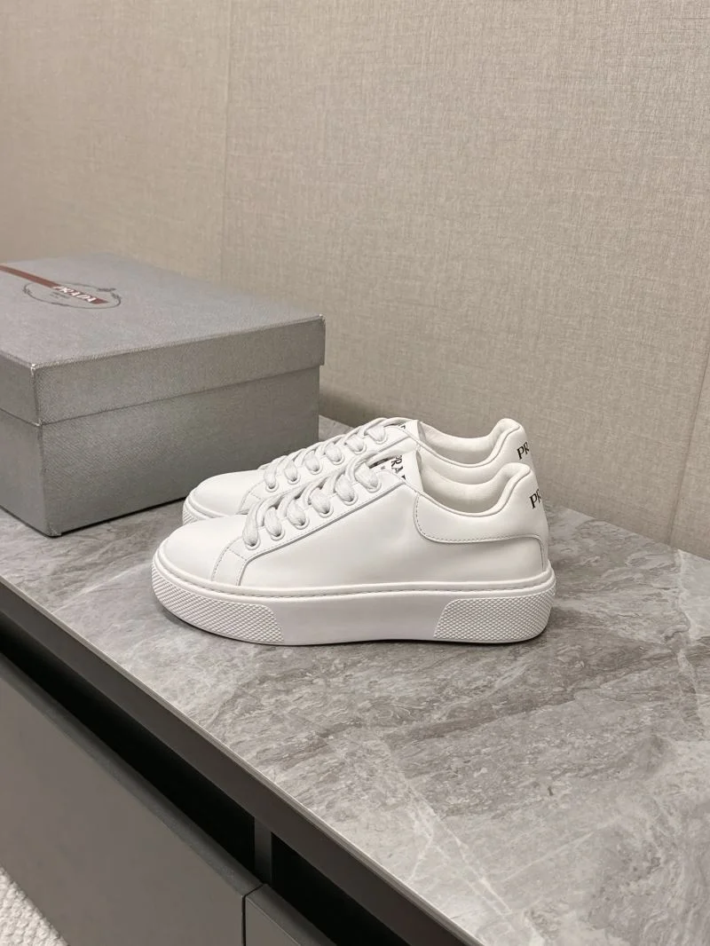 Attractive Prada Low Shoes 35088