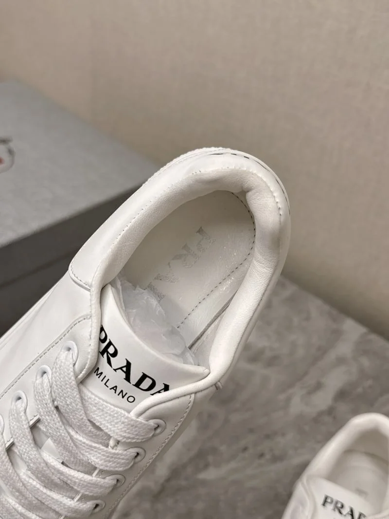 Attractive Prada Low Shoes 35088