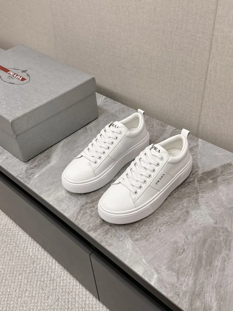 Prada Low Shoes Lightweight 35074