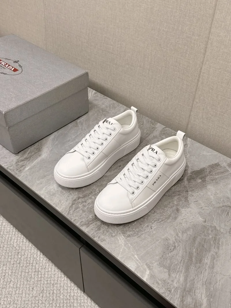 Prada Low Shoes Lightweight 35074
