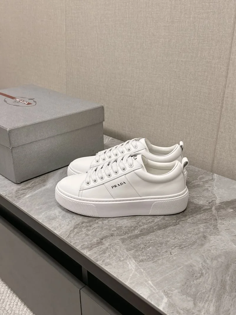 Prada Low Shoes Lightweight 35074