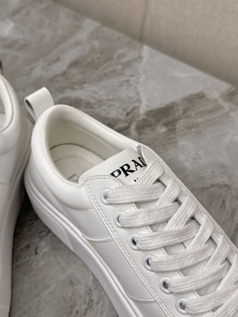 Prada Low Shoes Lightweight 35074