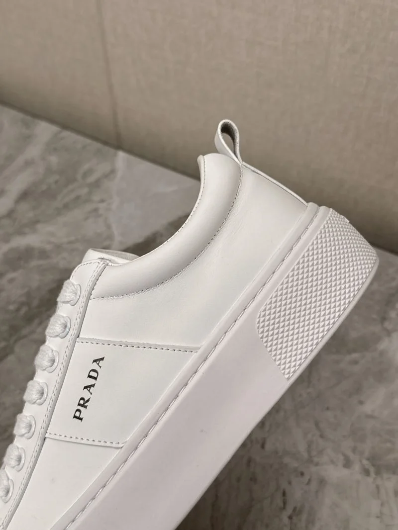 Prada Low Shoes Lightweight 35074