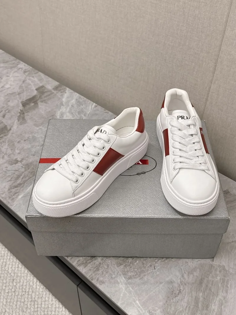 Prada Low Shoes WaterResistant 35080