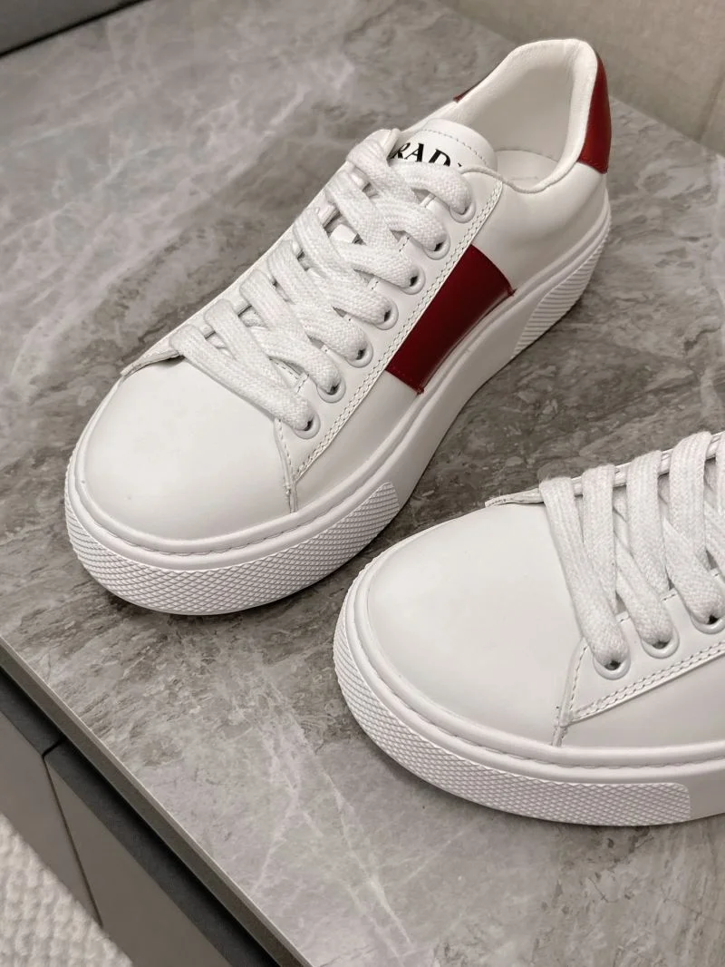 Prada Low Shoes WaterResistant 35080