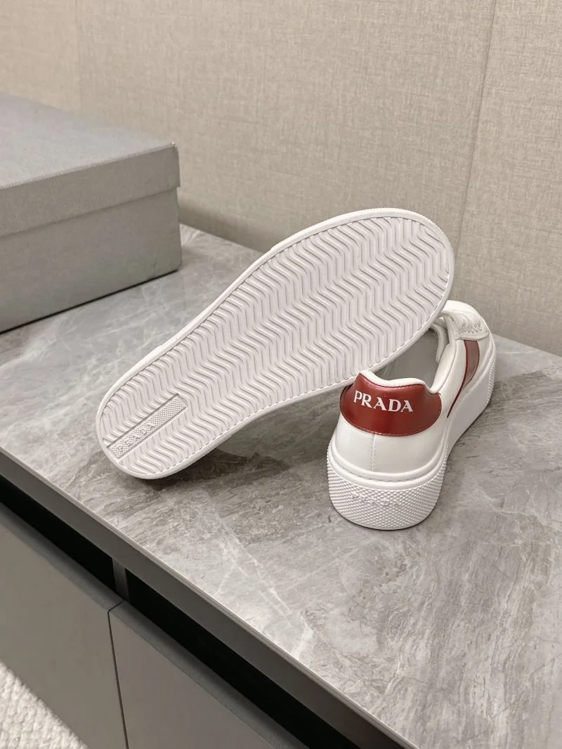 Prada Low Shoes WaterResistant 35080