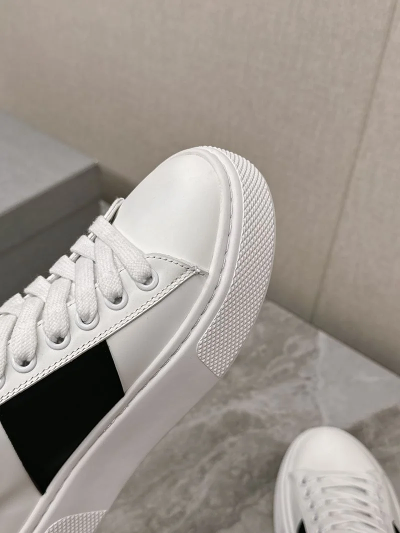 Contemporary Prada Low Shoes 35083