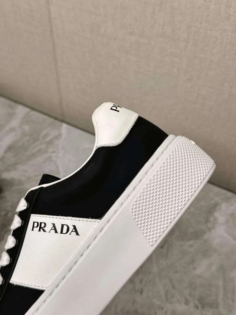 Prada Low Shoes Breathable 35082