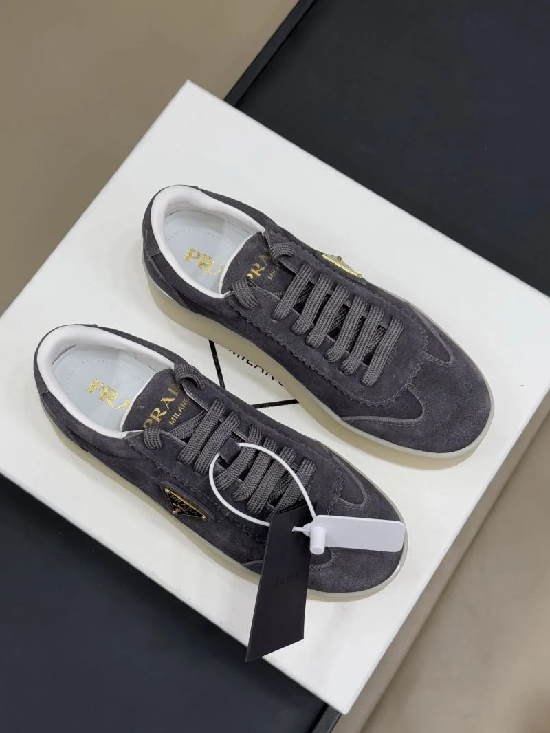 Prada Low Shoes Effortless 35067