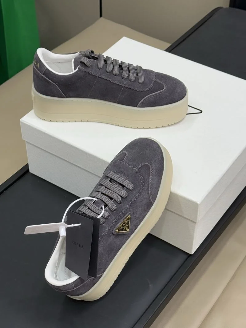Prada Low Shoes Effortless 35067