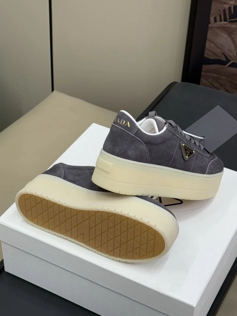 Prada Low Shoes Effortless 35067