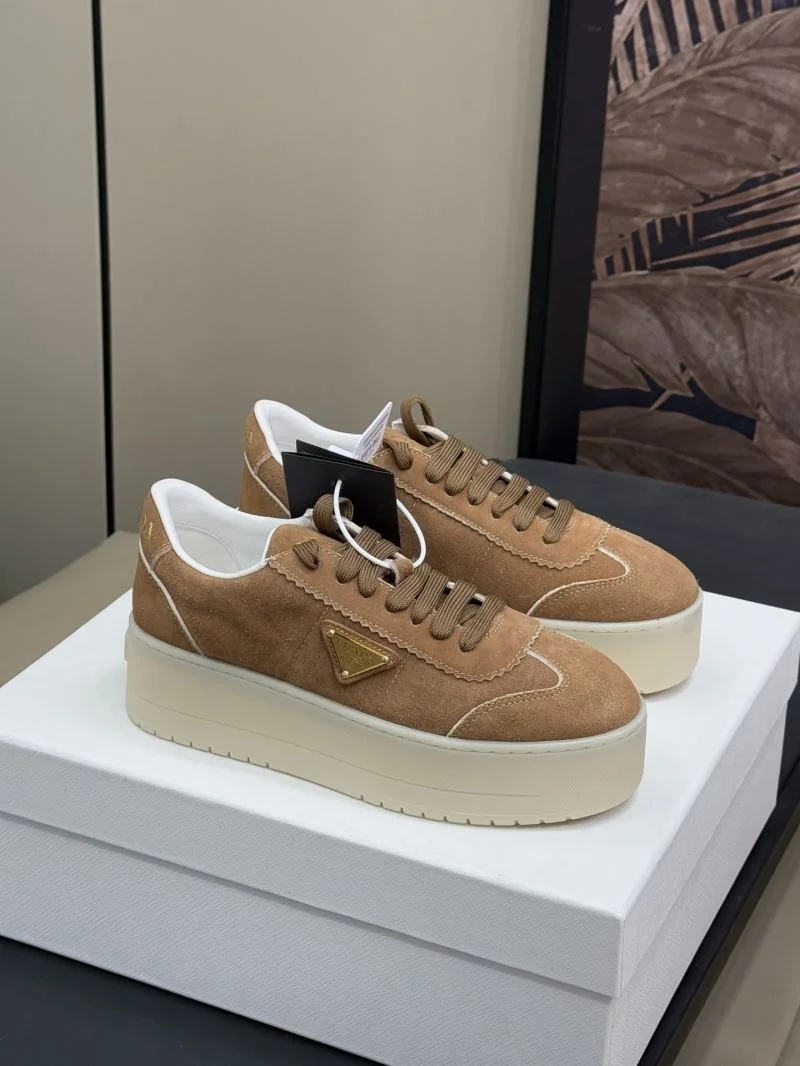 Sleek Prada Low Shoes 35070