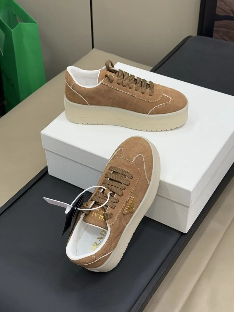 Sleek Prada Low Shoes 35070