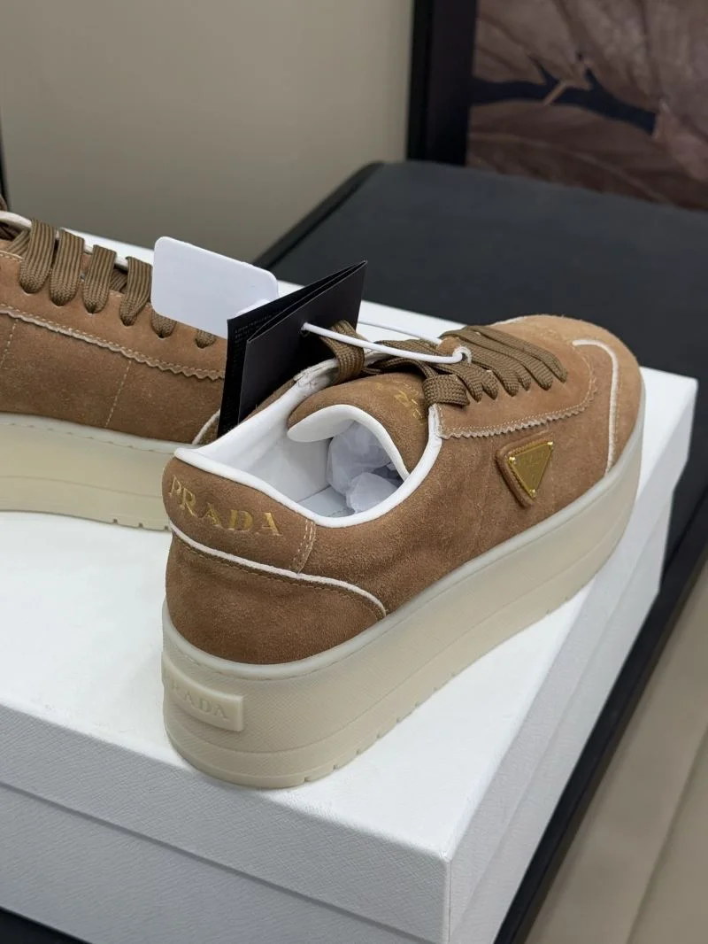 Sleek Prada Low Shoes 35070
