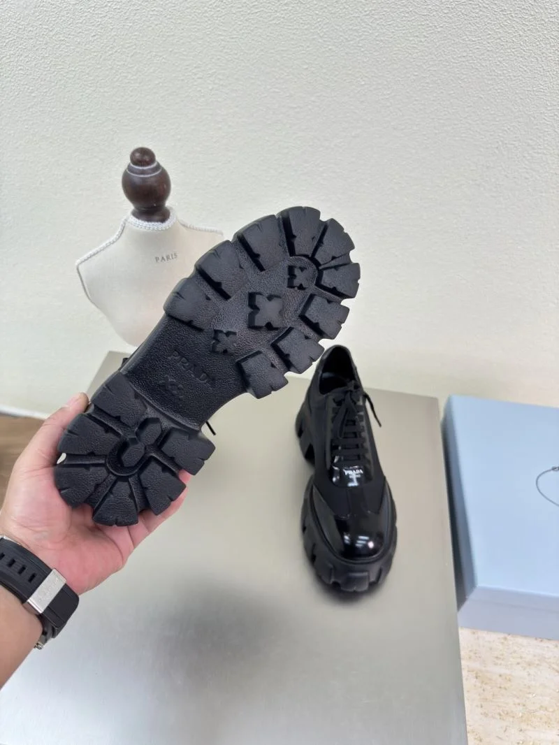 Prada Low Shoes Reliable 35084