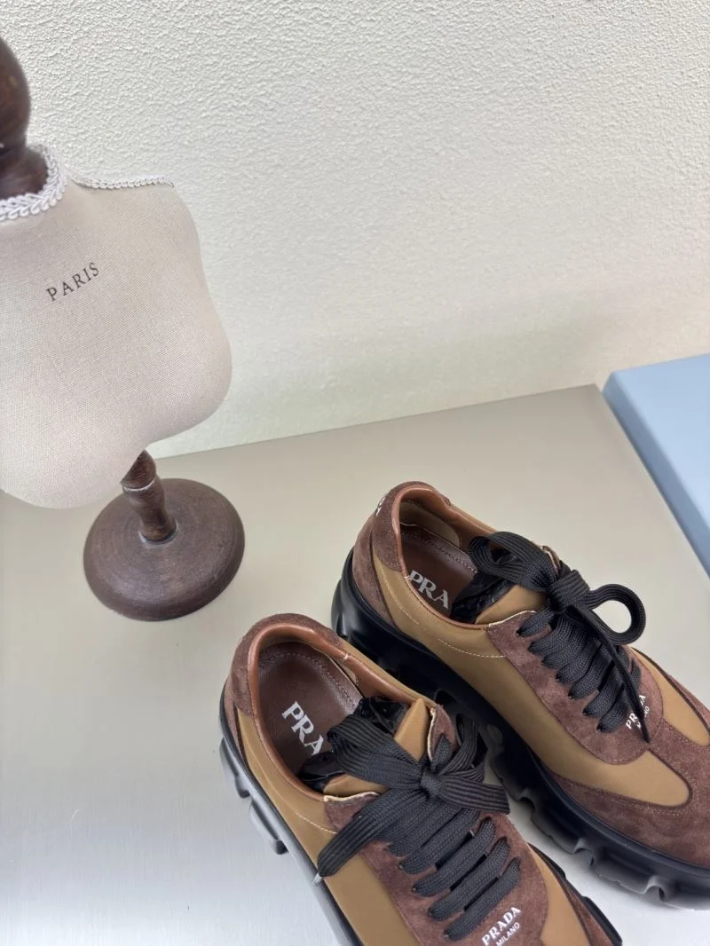 Prada Low Shoes Chic 35077