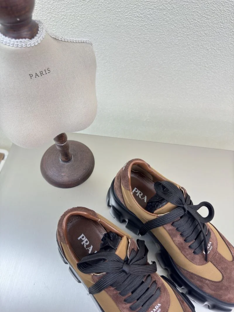 Prada Low Shoes Chic 35077