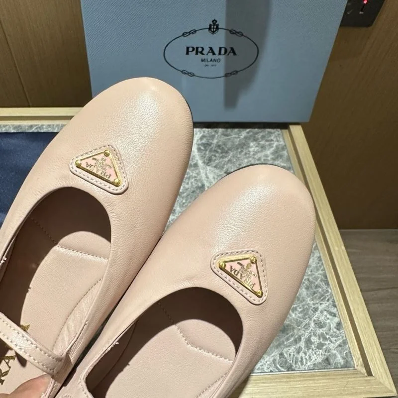 Stretchable Prada Low Shoes 34838