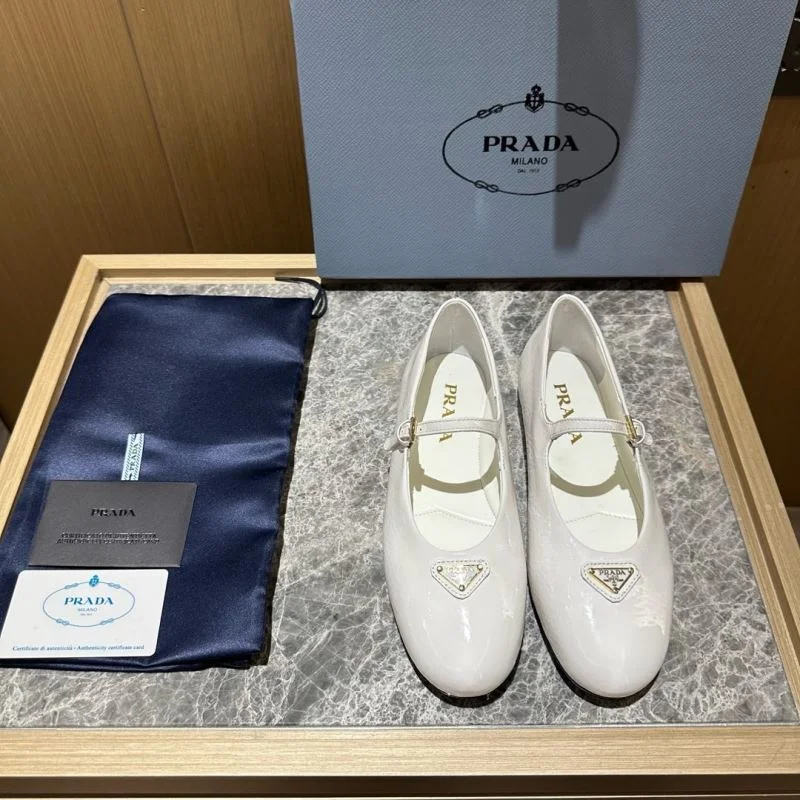 Prada Low Shoes Vibrant 34824