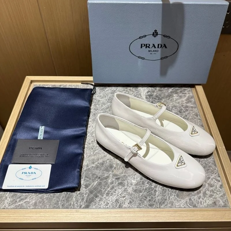 Prada Low Shoes Vibrant 34824