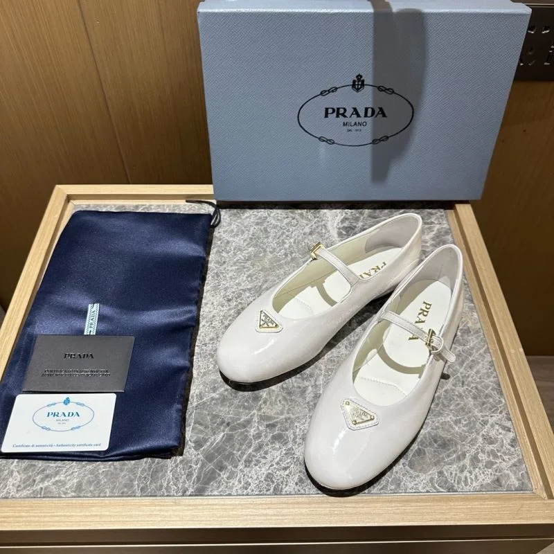 Prada Low Shoes Vibrant 34824