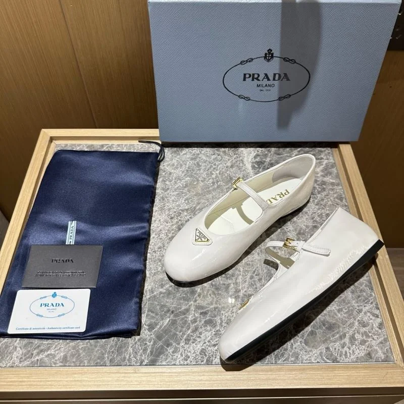 Prada Low Shoes Vibrant 34824