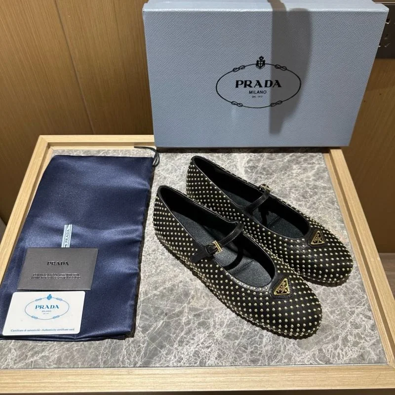 Trendy Prada Low Shoes 34841