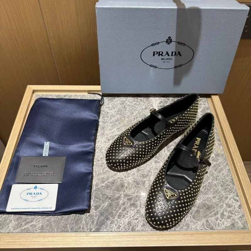 Trendy Prada Low Shoes 34841