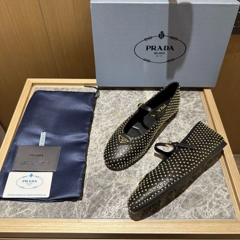 Trendy Prada Low Shoes 34841