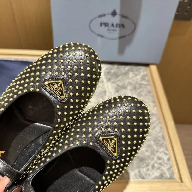 Trendy Prada Low Shoes 34841