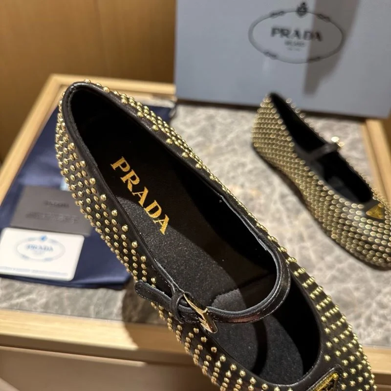 Trendy Prada Low Shoes 34841