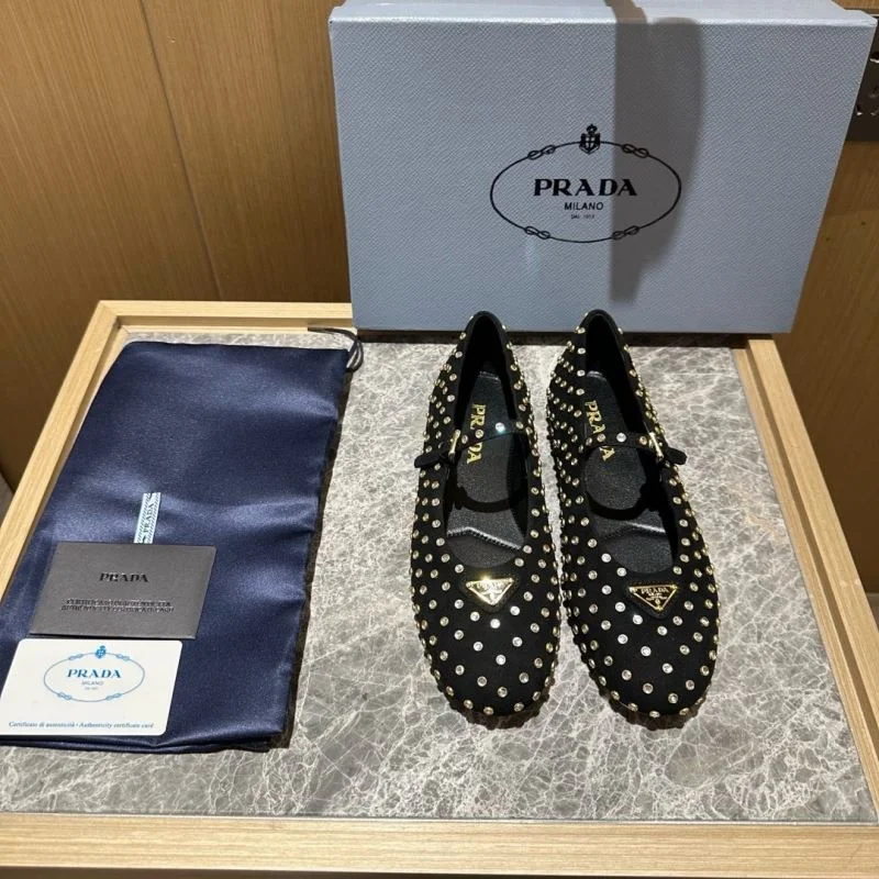 Prada Low Shoes ModernLook 34845