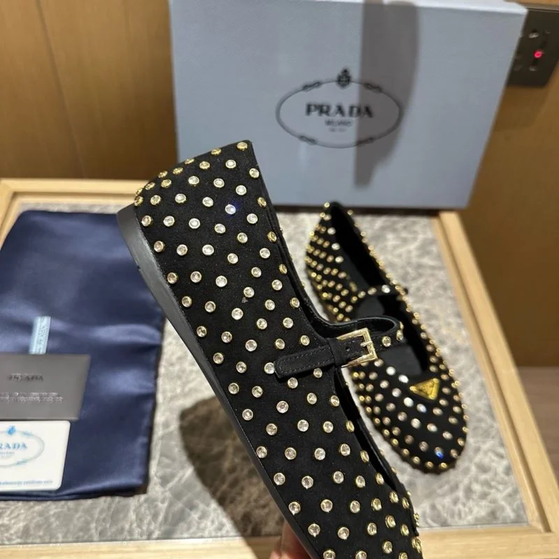 Prada Low Shoes ModernLook 34845