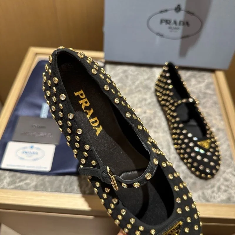 Prada Low Shoes ModernLook 34845