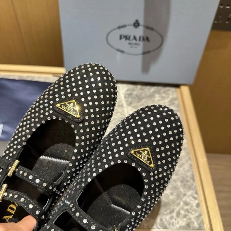 Neat Prada Low Shoes 34835