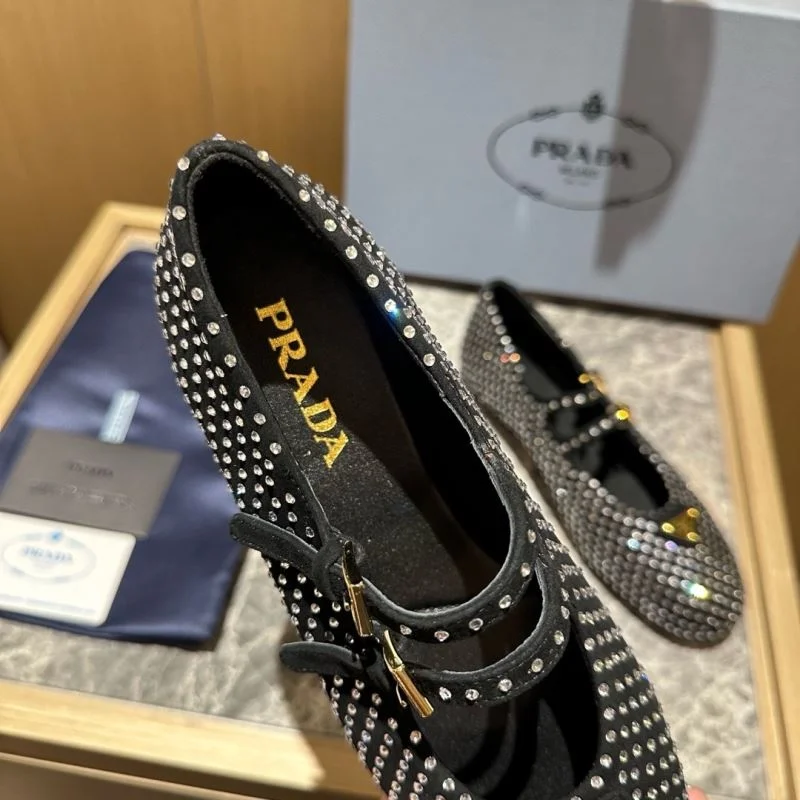 Neat Prada Low Shoes 34835