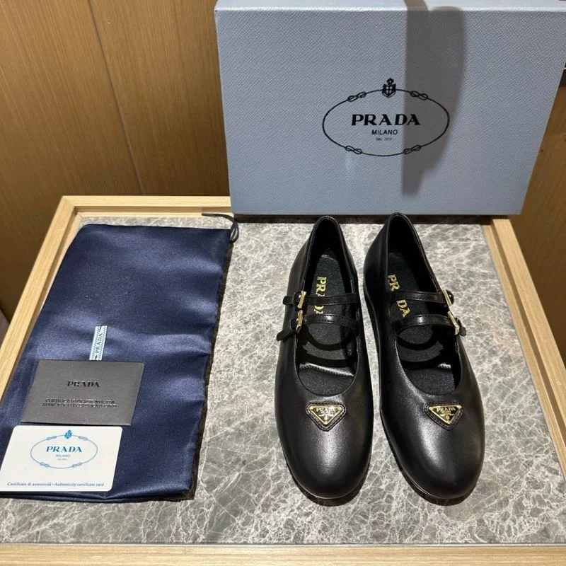 Prada Low Shoes Refined 34831