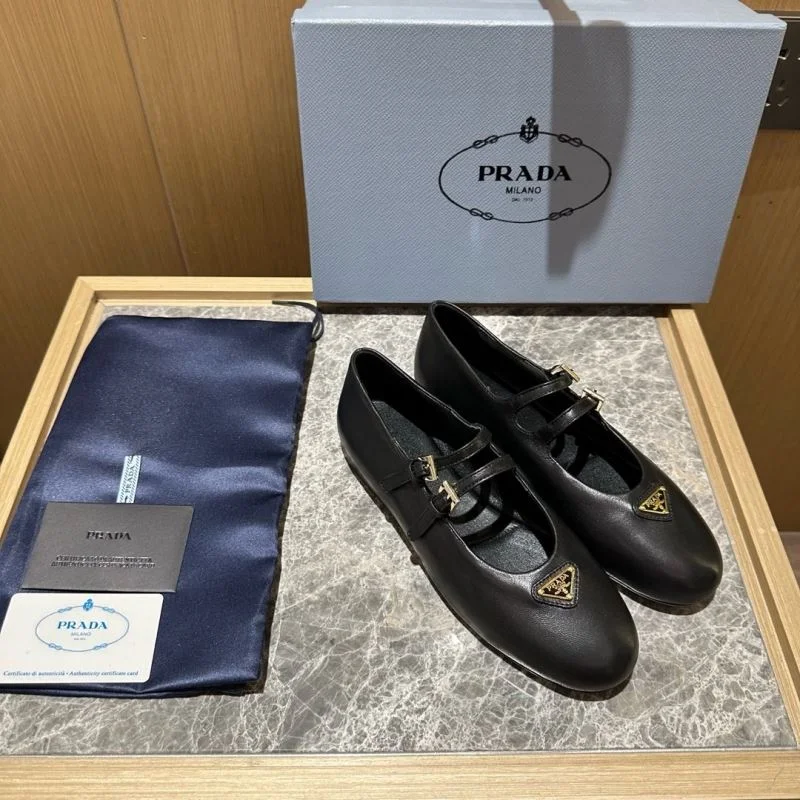 Prada Low Shoes Refined 34831