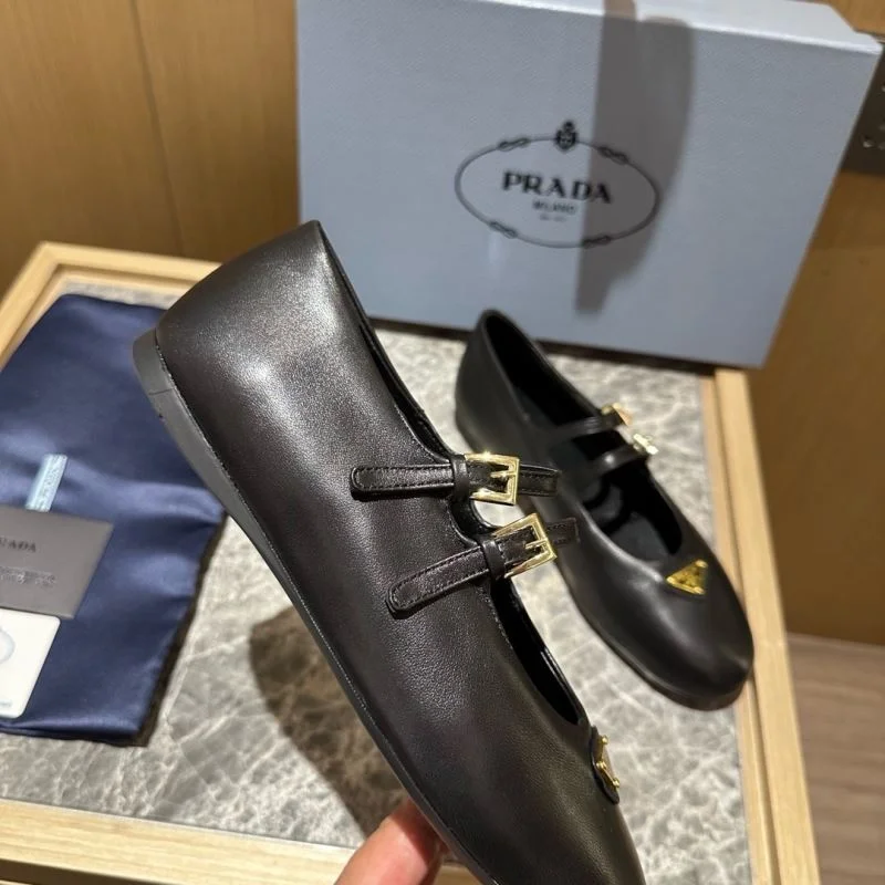 Prada Low Shoes Refined 34831