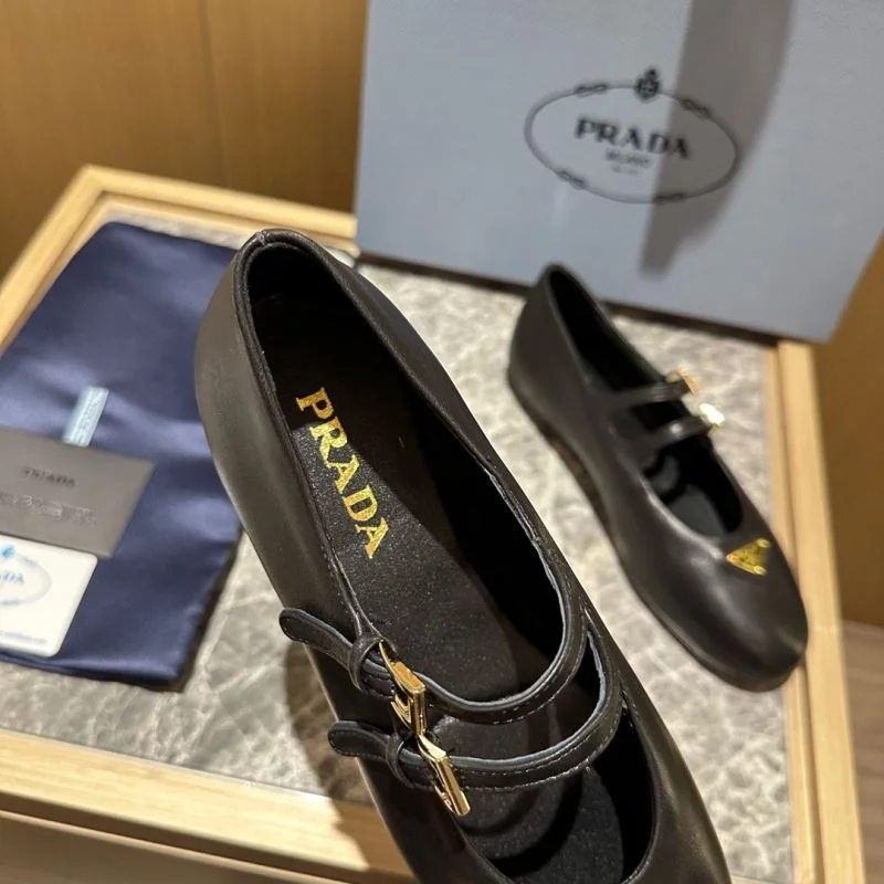 Prada Low Shoes Refined 34831
