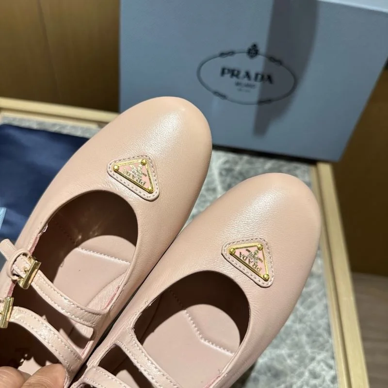 Neat Prada Low Shoes 34837