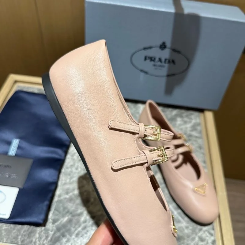 Neat Prada Low Shoes 34837