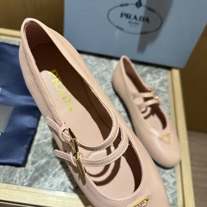 Neat Prada Low Shoes 34837