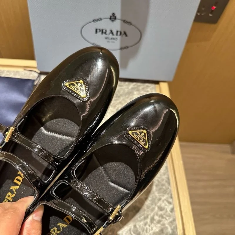 Trendy Prada Low Shoes 34825