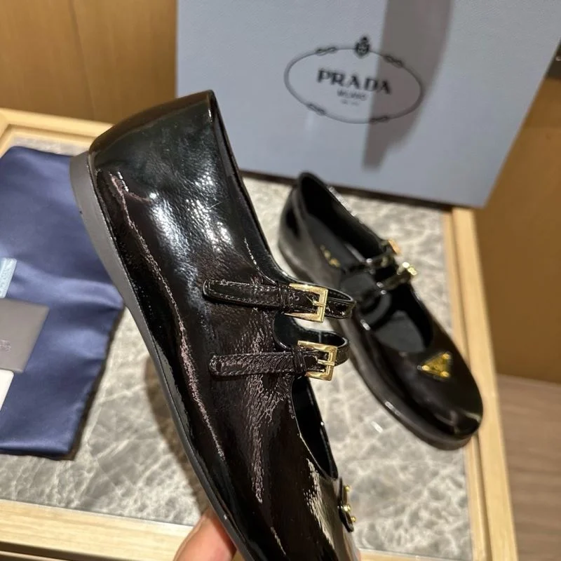 Trendy Prada Low Shoes 34825
