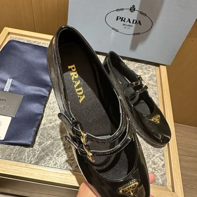 Trendy Prada Low Shoes 34825